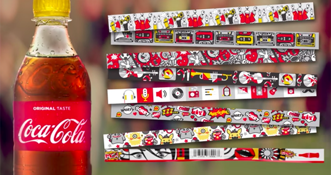 Coca-Cola зробила етикетки, які перетворюються у фестивальні браслети